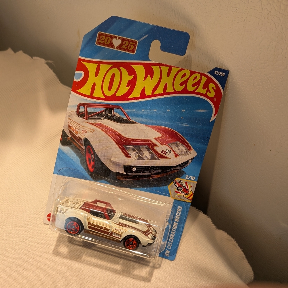 Hot Wheels 2025 '69 Corvette Racer HW Celebration Valentine's Day NIP 2/10